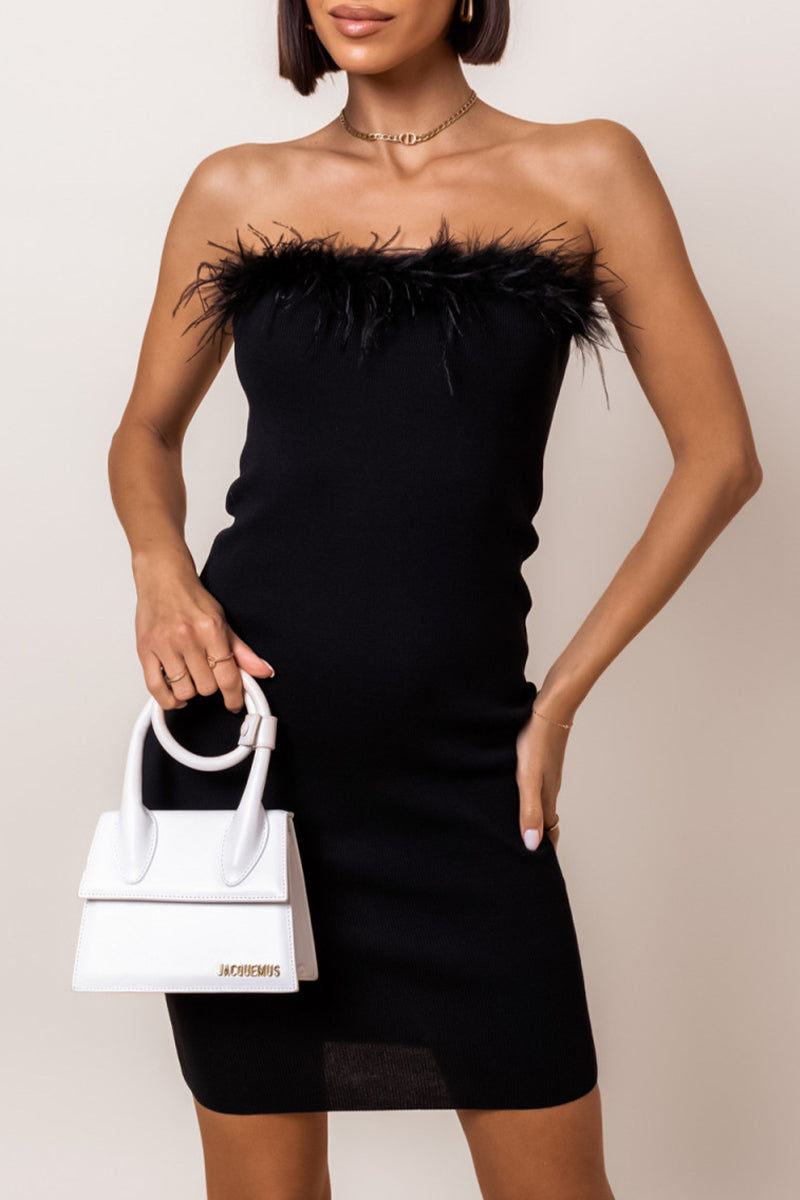 Ursula® | Sexy effen strapless rokjurken met één laag en veren