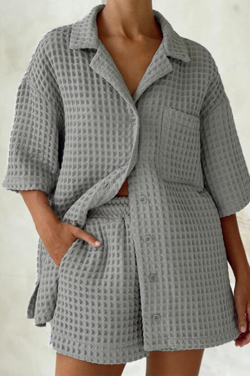 Yasmina® | Casual eenvoud, stevige zak, omkeerbare kraag, korte mouwen, tweedelig