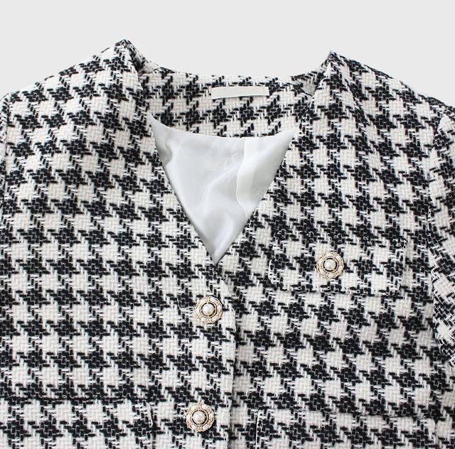 Thalia® | Elegante korte damesjas met V-hals, parelknopen en pied-de-poule-patroon