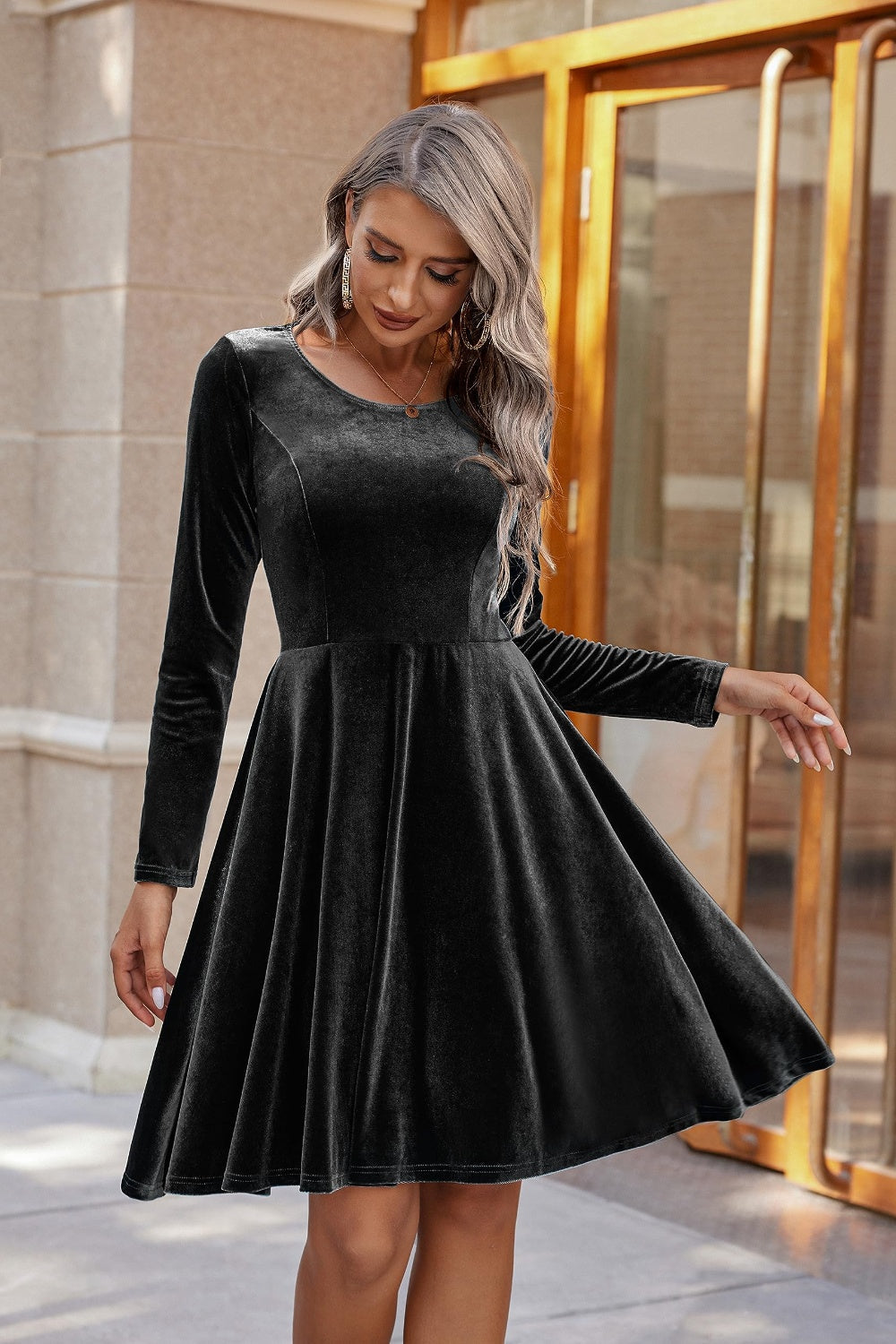 Yasmin® | Knielange jurk met ronde halslijn en lange mouwen