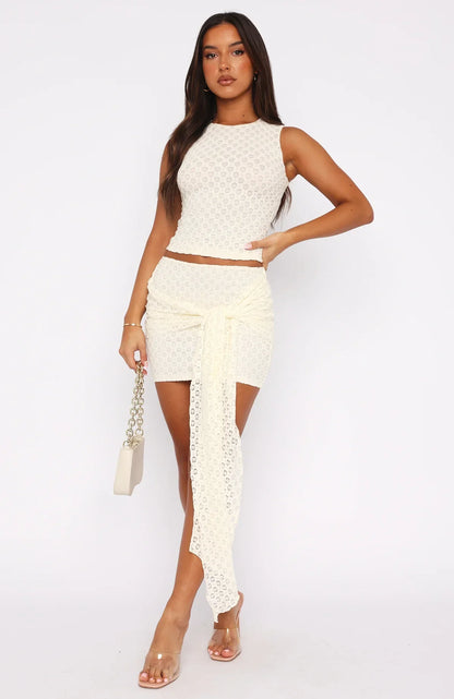 Valentina® | Beige gestructureerde kanten minirok