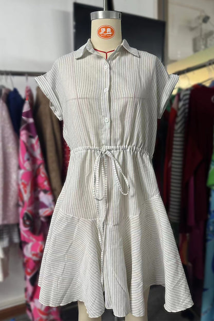 Yasmin® | Casual A-lijnjurken met gestreepte print, vetersluiting en gesp, omslagkraag