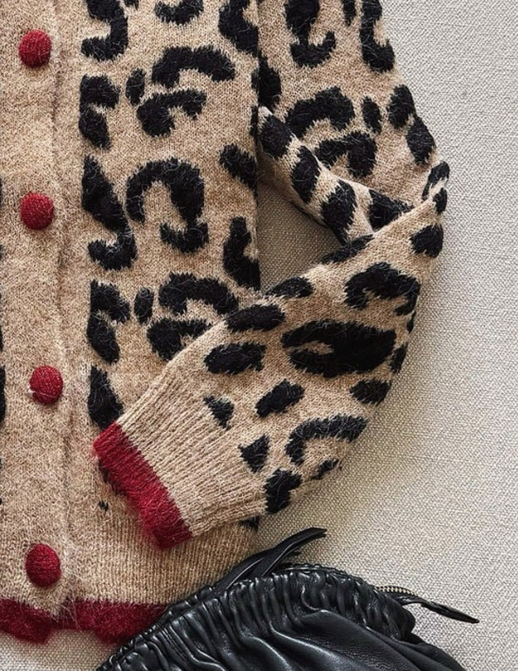 Teresa® | Uniek vest met luipaardprint en lange mouwen in bruine kleur