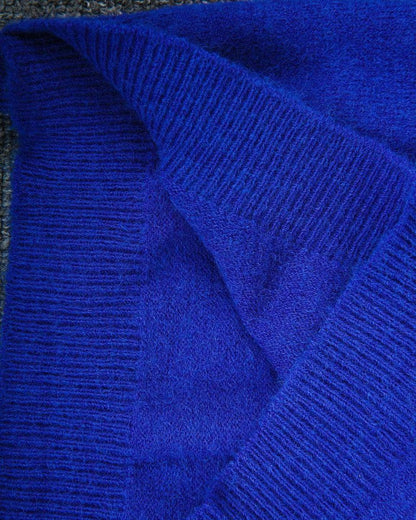Yazmin® | Casual, eenvoudige blauwe trui met lange mouwen en ronde hals