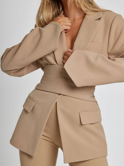 Tina® | Elegante getailleerde blazer met riem voor dames
