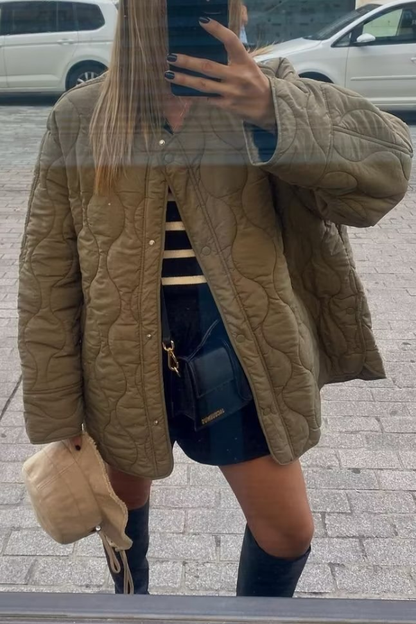 Tracy® | Effen gewatteerd jack met losse ronde hals