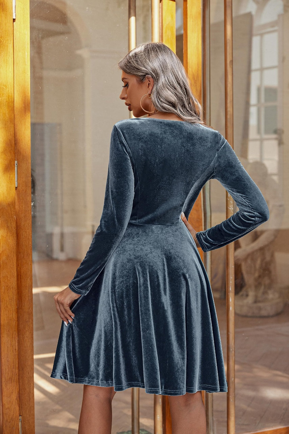 Yasmin® | Knielange jurk met ronde halslijn en lange mouwen