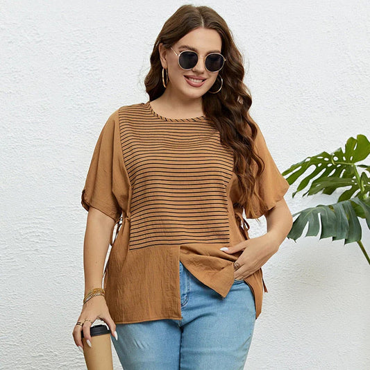 Amira® | Gestreept T-shirt met knoopartwork
