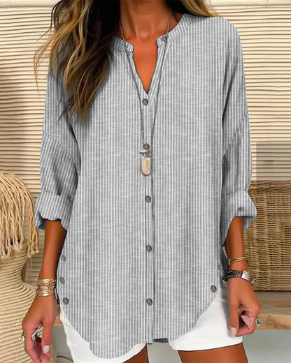 Virginia® | Blauw gestreepte top met V-hals