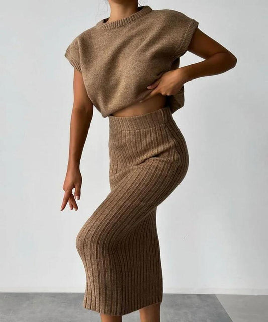 Tessa® | Mouwloze set van ribbreisel en rok