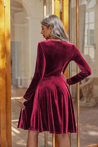 Yasmin® | Knielange jurk met ronde halslijn en lange mouwen