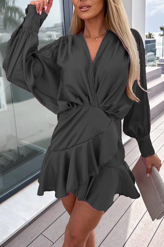 Thalia® | Effen kleur satijnen jurk met V-hals en taille