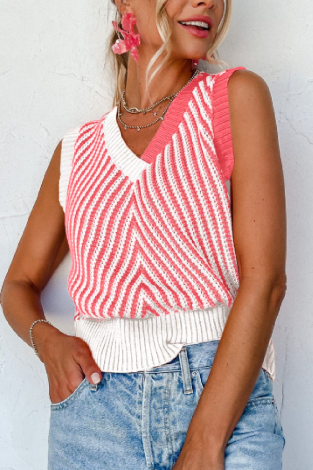 Violet® | Gestreept vest met contrasterende V-hals