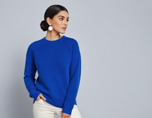 Yazmin® | Casual, eenvoudige blauwe trui met lange mouwen en ronde hals